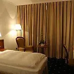 Coronet Hotel