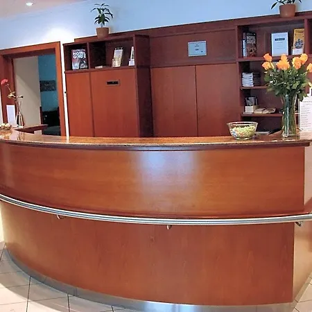 Coronet Hotel 4*