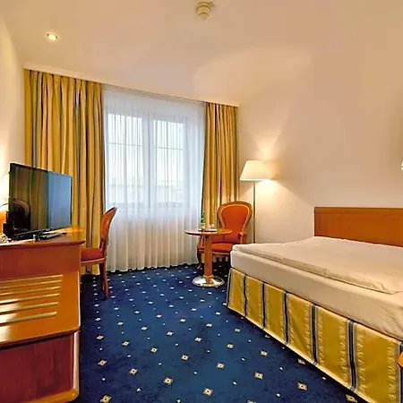 Coronet Hotel 4*