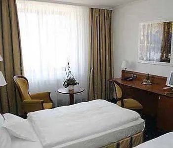 Отель Coronet 4*