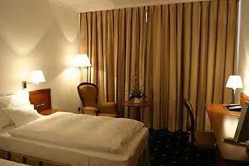 Coronet Hotel