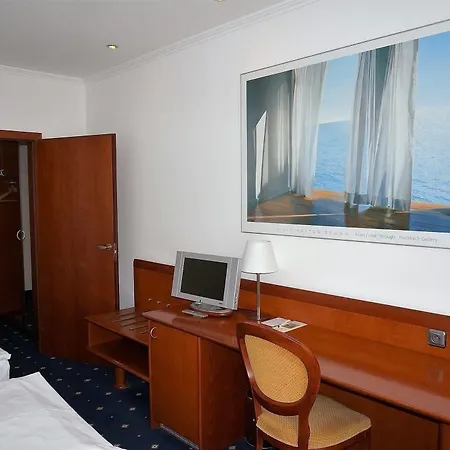 Coronet Hotel